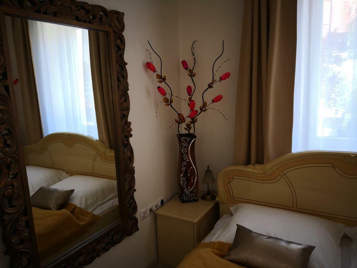 Kupola Apartman Szeged Ngoại thất bức ảnh